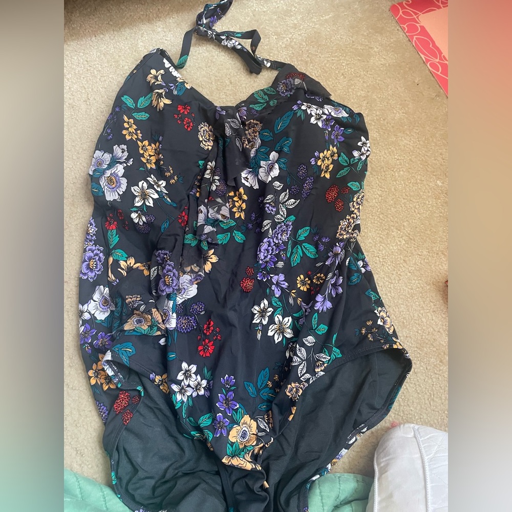 PLUS SIZE 3XL Time and Tru Flower Swimsuit!